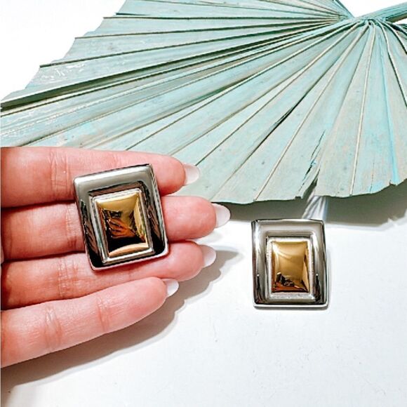 Minimalist geo stud earrings M364 - Picture 6 of 6